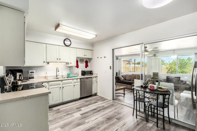 15618 N 21ST Street, Phoenix, AZ 85022