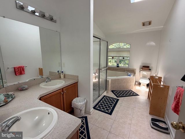 25 ISLAND BREEZE CT, Stafford Twp, NJ 08050