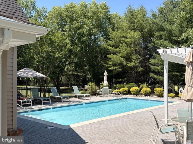 25 ISLAND BREEZE CT, Stafford Twp, NJ 08050