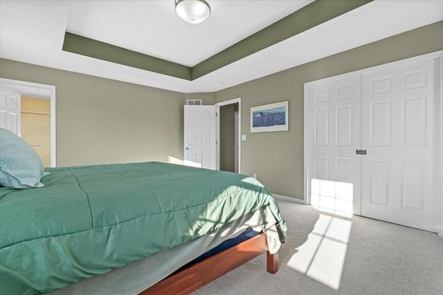 227 Shore CIRCLE, Oconomowoc, WI 53066