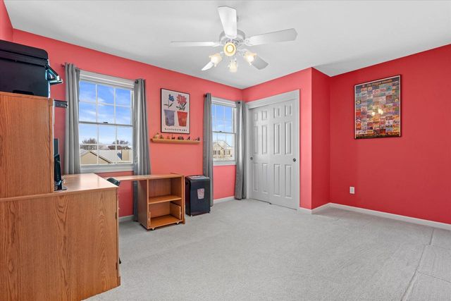 227 Shore CIRCLE, Oconomowoc, WI 53066