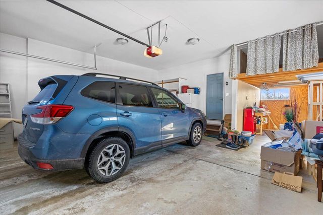 227 Shore CIRCLE, Oconomowoc, WI 53066