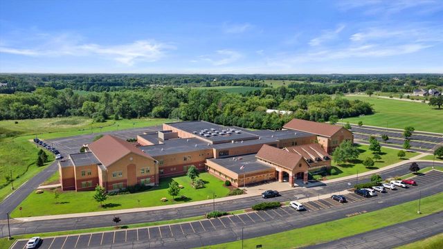 227 Shore CIRCLE, Oconomowoc, WI 53066