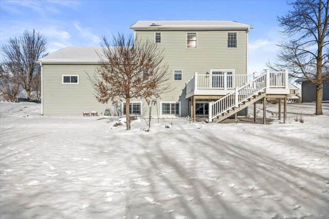 227 Shore CIRCLE, Oconomowoc, WI 53066