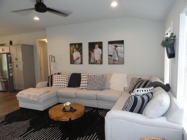 525 Eagle Ridge Ln, Portage, WI 53901
