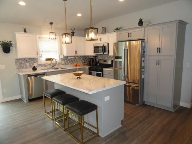 525 Eagle Ridge Ln, Portage, WI 53901