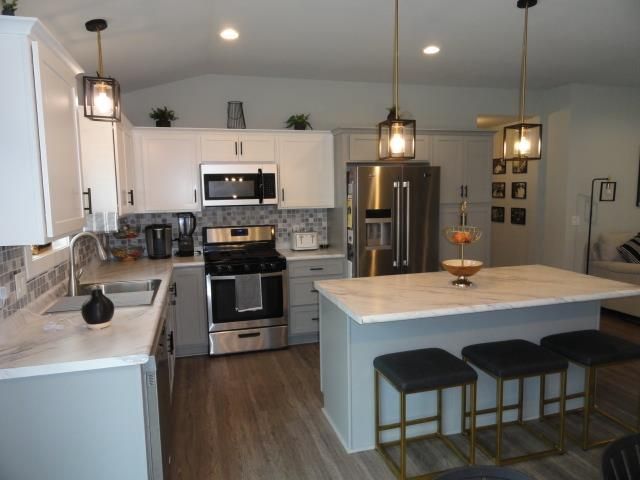 525 Eagle Ridge Ln, Portage, WI 53901