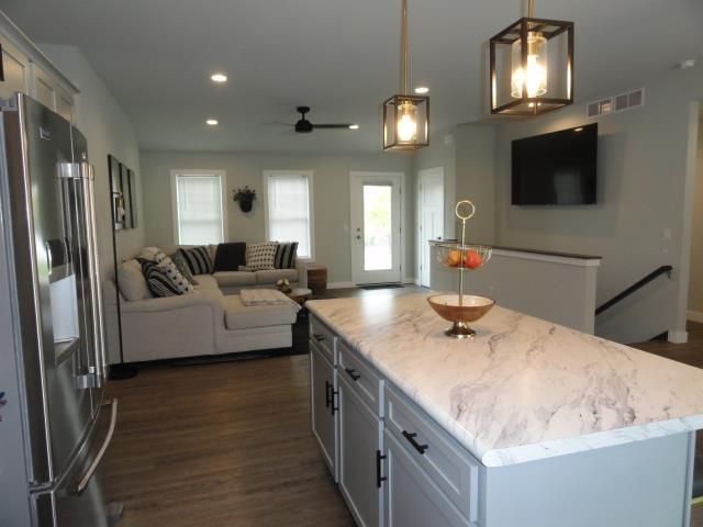 525 Eagle Ridge Ln, Portage, WI 53901