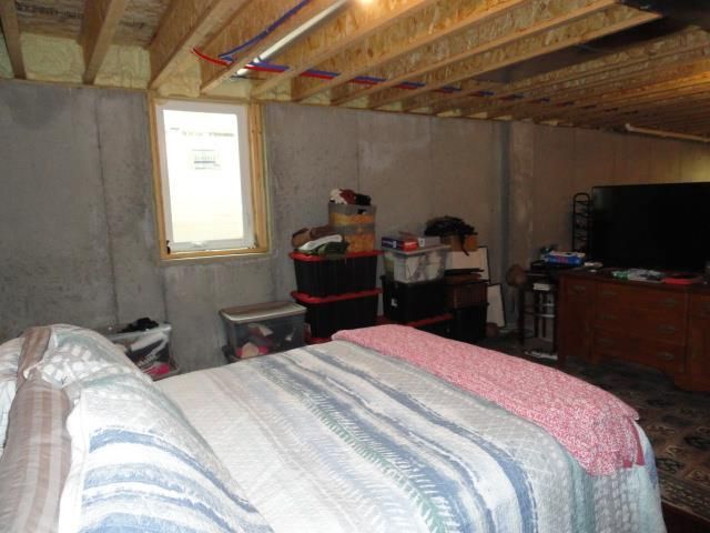 525 Eagle Ridge Ln, Portage, WI 53901