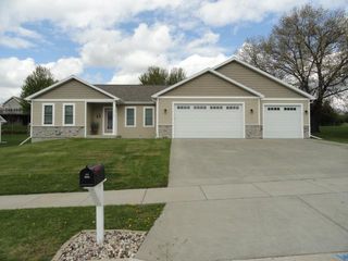 525 Eagle Ridge Ln, Portage, WI 53901