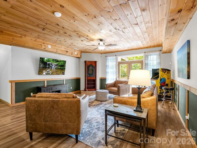 224 Highland Heights, Lake Lure, NC 28746
