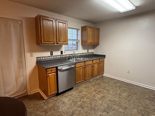 2102 Jonathan Lane, Searcy, AR 72143