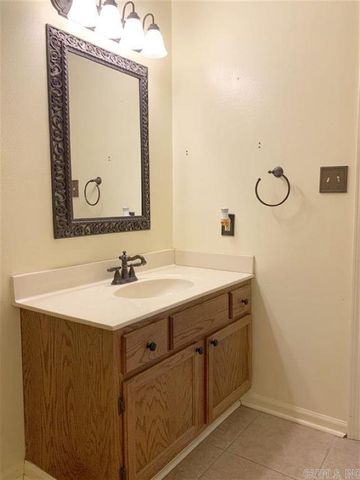 2102 Jonathan Lane, Searcy, AR 72143