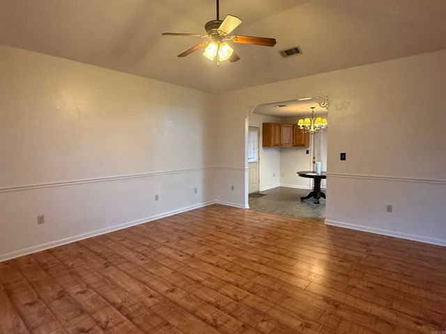 2102 Jonathan Lane, Searcy, AR 72143