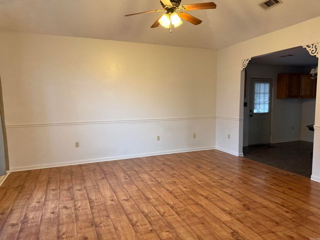 2102 Jonathan Lane, Searcy, AR 72143