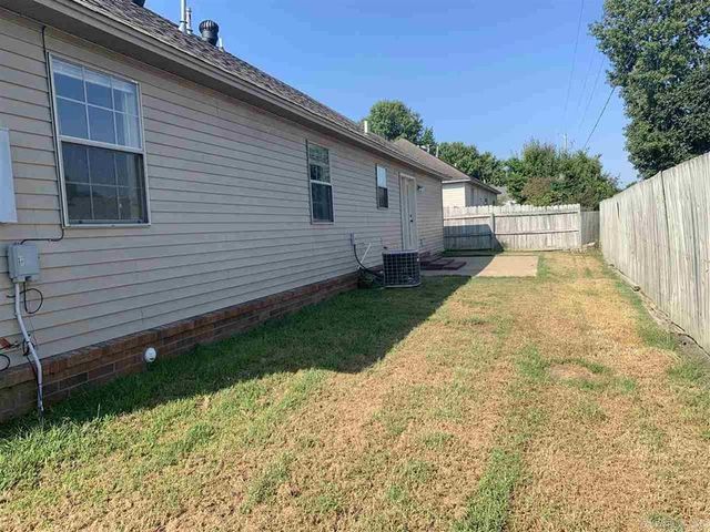 2102 Jonathan Lane, Searcy, AR 72143