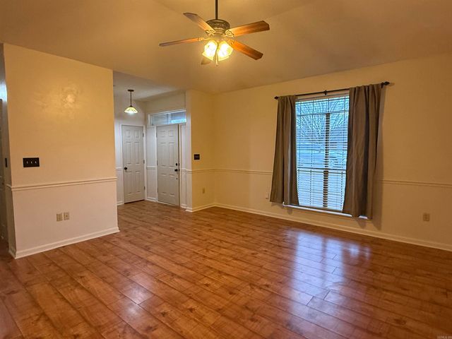 2102 Jonathan Lane, Searcy, AR 72143