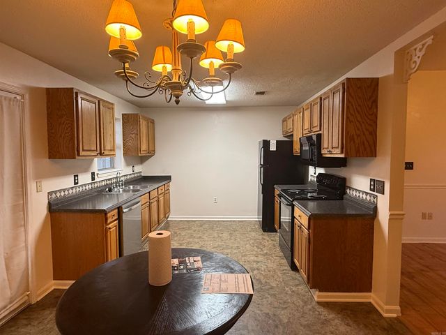 2102 Jonathan Lane, Searcy, AR 72143