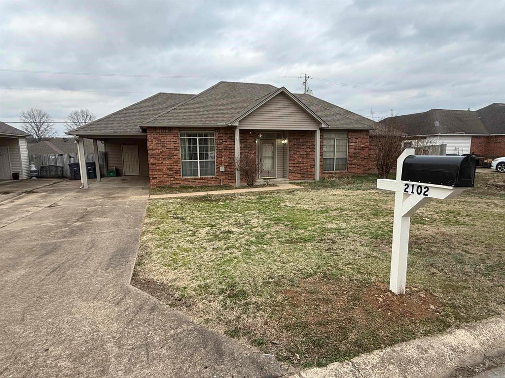 2102 Jonathan Lane, Searcy, AR 72143