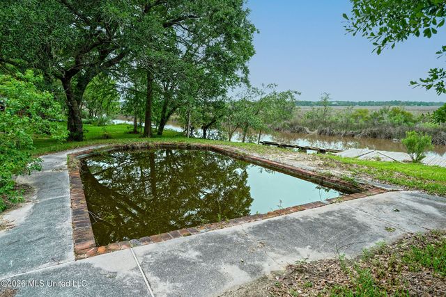 5190 Mcclellen Drive, Pass Christian, MS 39571