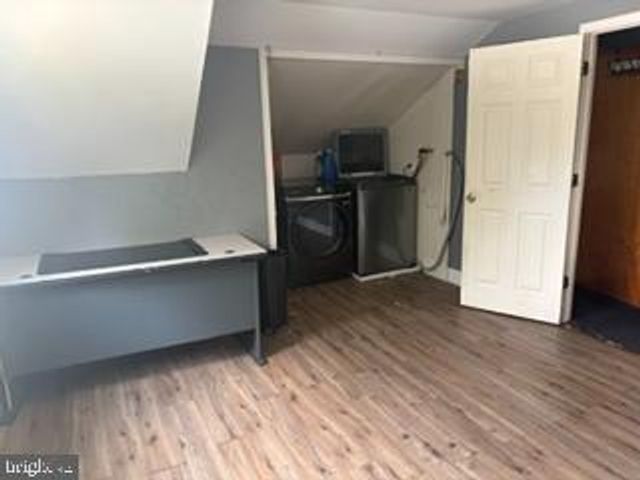 20 INWOOD RD, Levittown, PA 19057