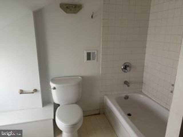 20 INWOOD RD, Levittown, PA 19057