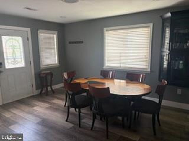 20 INWOOD RD, Levittown, PA 19057