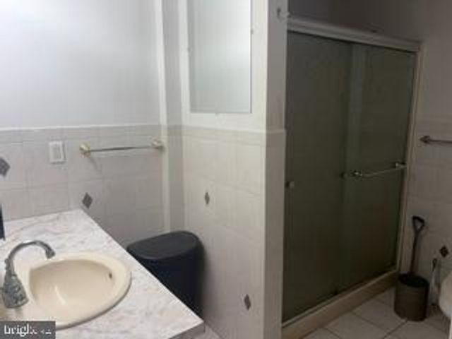 20 INWOOD RD, Levittown, PA 19057