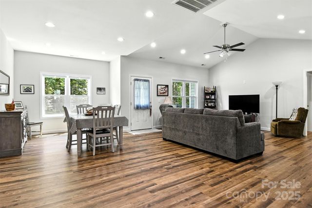 1739 Plantation Loop, Morganton, NC 28655