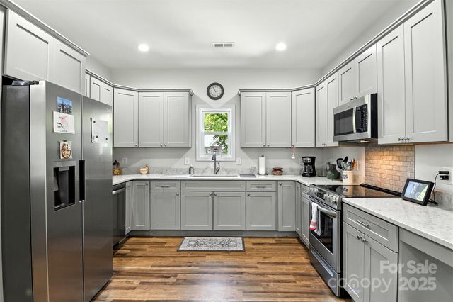 1739 Plantation Loop, Morganton, NC 28655