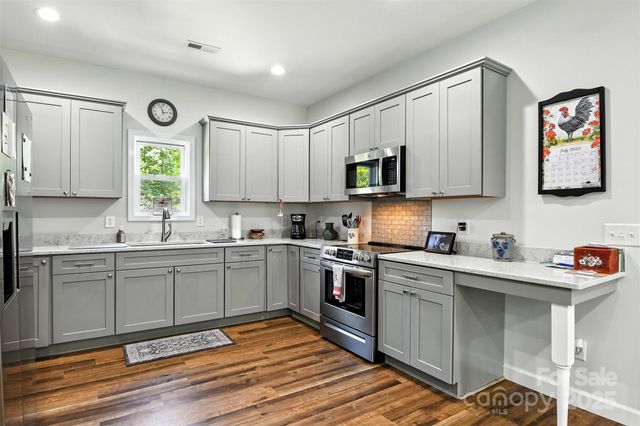 1739 Plantation Loop, Morganton, NC 28655