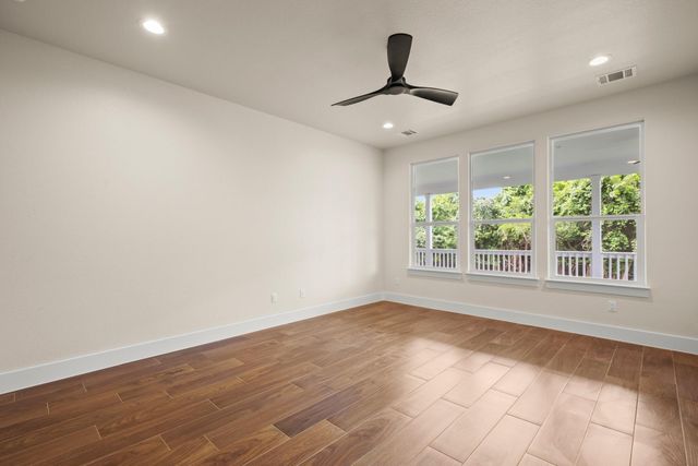 147 Kahana LN, Bastrop, TX 78602