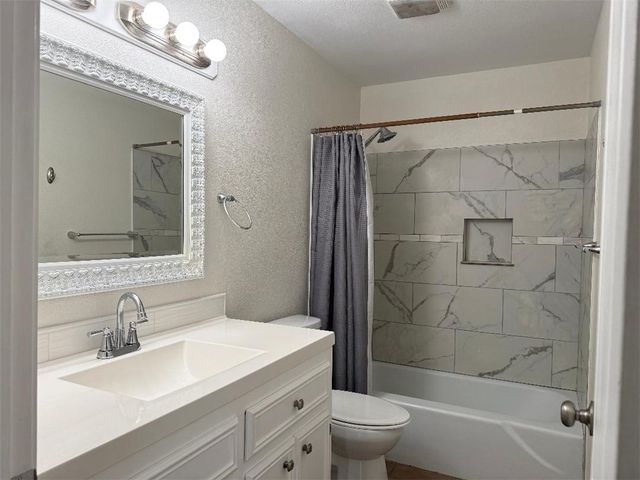 115 E Broadway Ave, Portland, TX 78374