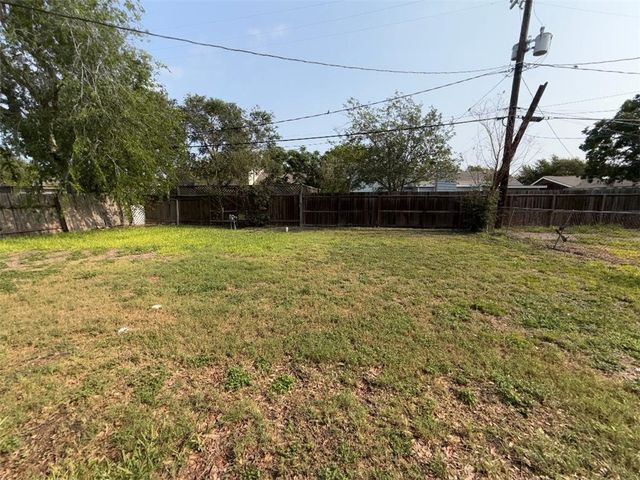 115 E Broadway Ave, Portland, TX 78374