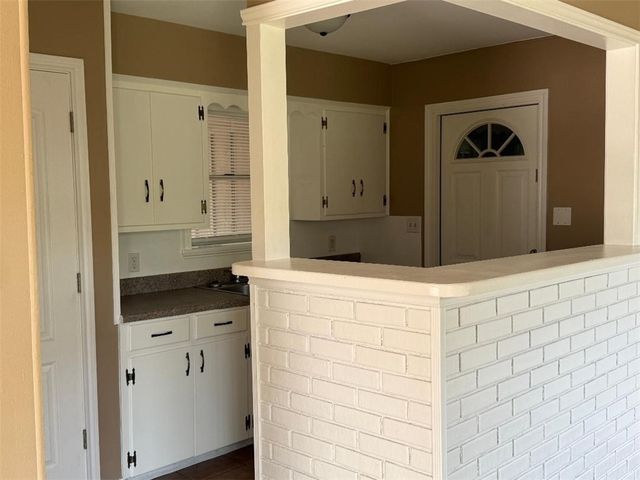 115 E Broadway Ave, Portland, TX 78374