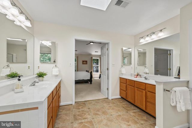 6290 HAPPY CREEK RD, Manassas, VA 20112