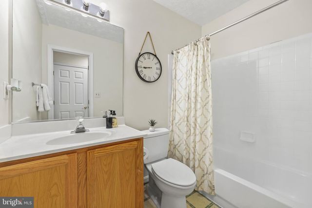 6290 HAPPY CREEK RD, Manassas, VA 20112