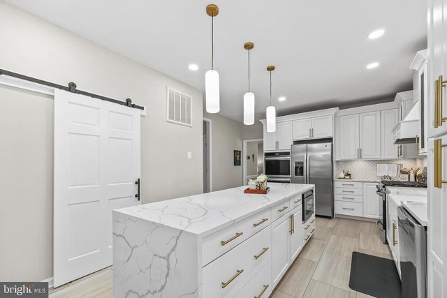 6290 HAPPY CREEK RD, Manassas, VA 20112
