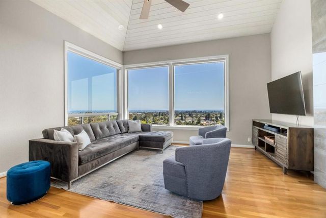 3660 Tiffani Court, Santa Cruz, CA 95065