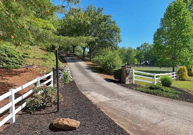 382 Pat Colwell Road, Blairsville, GA 30512