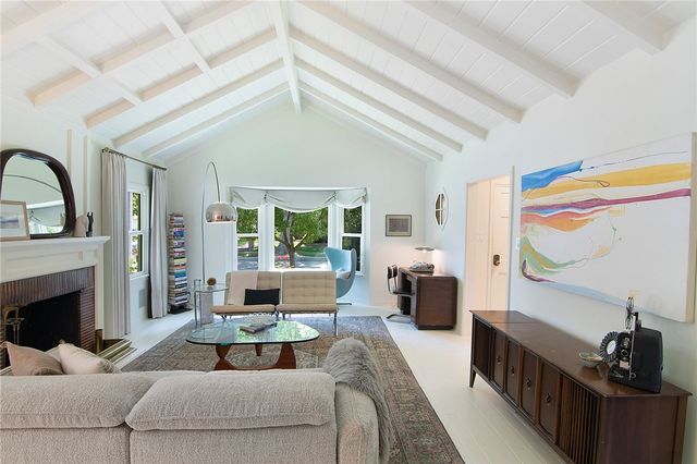 1505 W Parkside Avenue, Burbank, CA 91506