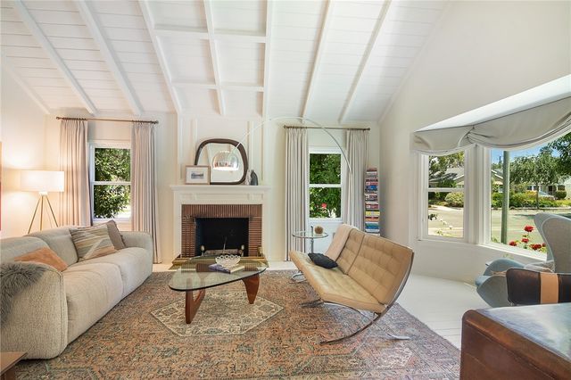 1505 W Parkside Avenue, Burbank, CA 91506