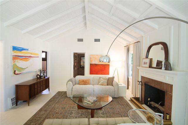 1505 W Parkside Avenue, Burbank, CA 91506