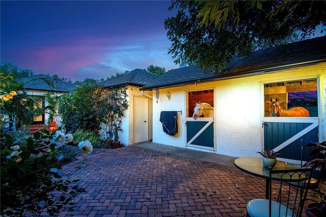 1505 W Parkside Avenue, Burbank, CA 91506