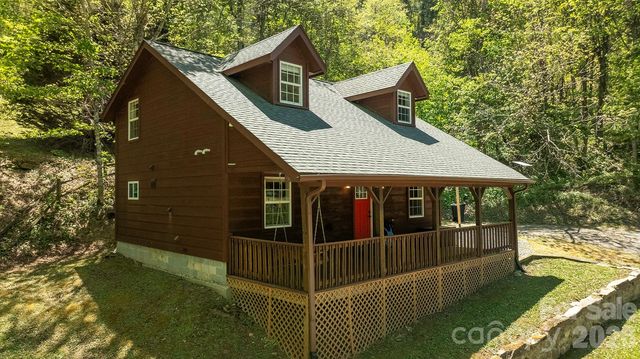 95 Lasso Lane, Waynesville, NC 28785