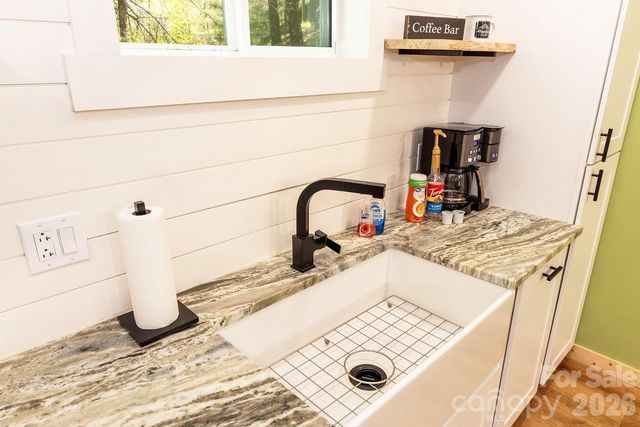 95 Lasso Lane, Waynesville, NC 28785