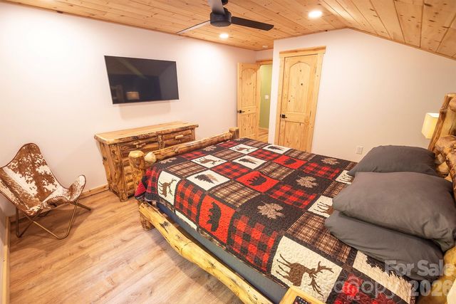 95 Lasso Lane, Waynesville, NC 28785