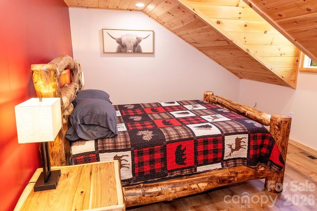 95 Lasso Lane, Waynesville, NC 28785