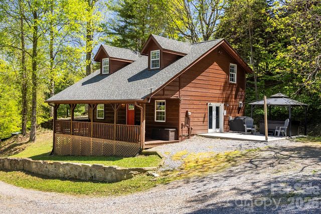 95 Lasso Lane, Waynesville, NC 28785