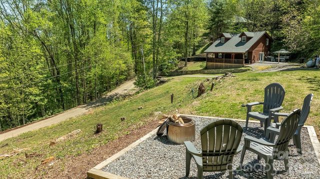 95 Lasso Lane, Waynesville, NC 28785
